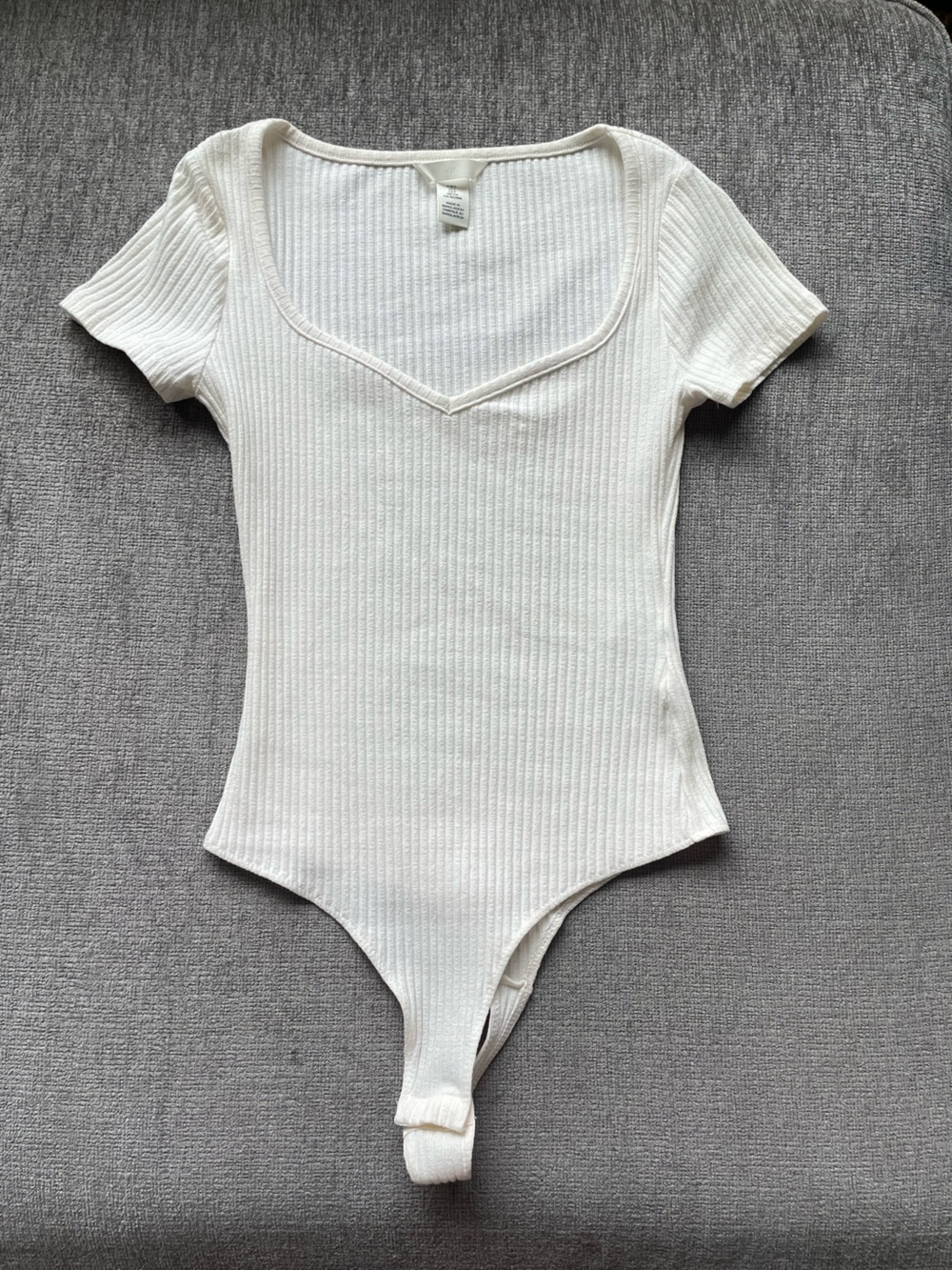 3/$30 H&M Crean Ribbed Short Sleeve Bodysuit
